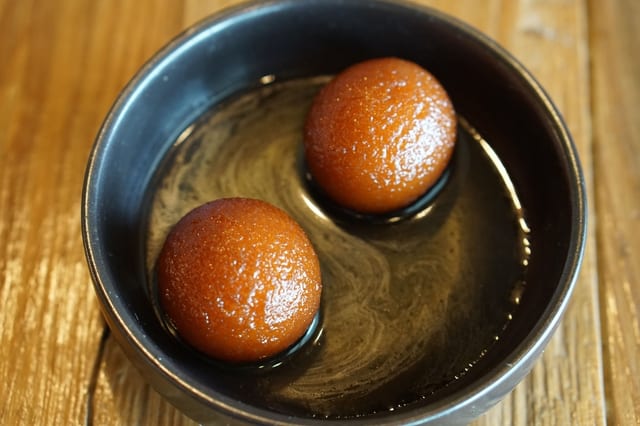 Gulab Jamun (2 pcs).
