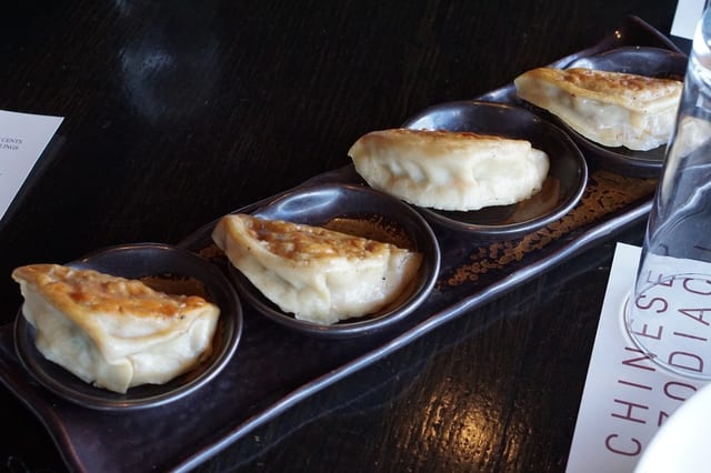 Szechwan Chicken Pot Stickers (4 pcs).