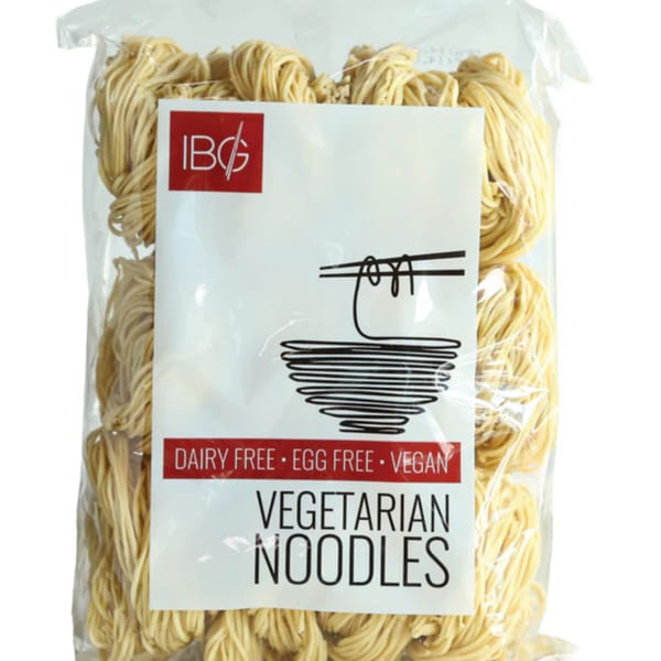 Inchin's Bamboo Garden brand vegetarian noodles in clear packaging with a white label.