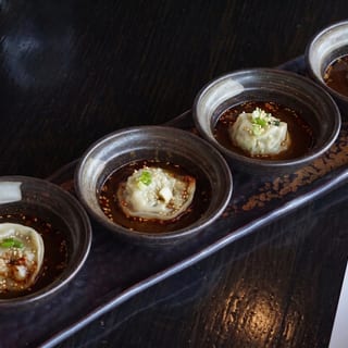 Hot Pot Momos (4 pcs)