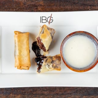 Chocolate Spring Rolls (2 pcs)